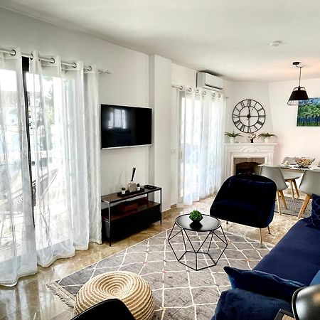 Riviera By The Beach 2 Bedroom Apartment Sitio de Calahonda ภายนอก รูปภาพ