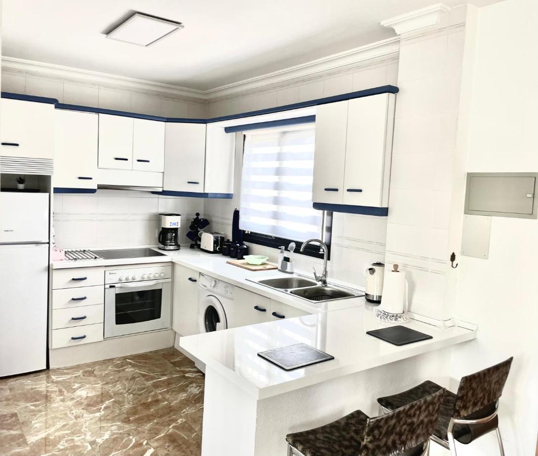 Riviera By The Beach 2 Bedroom Apartment Sitio de Calahonda ภายนอก รูปภาพ