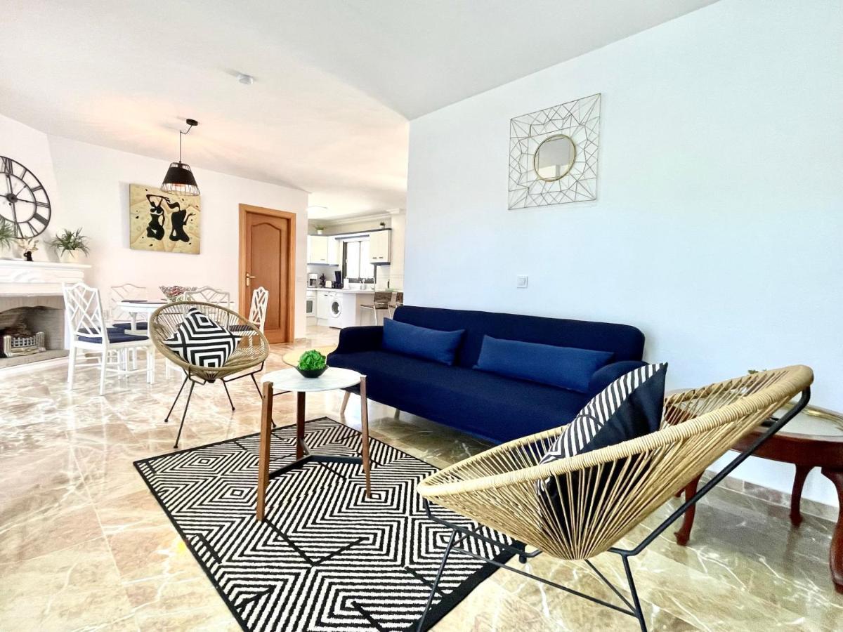 Riviera By The Beach 2 Bedroom Apartment Sitio de Calahonda ภายนอก รูปภาพ