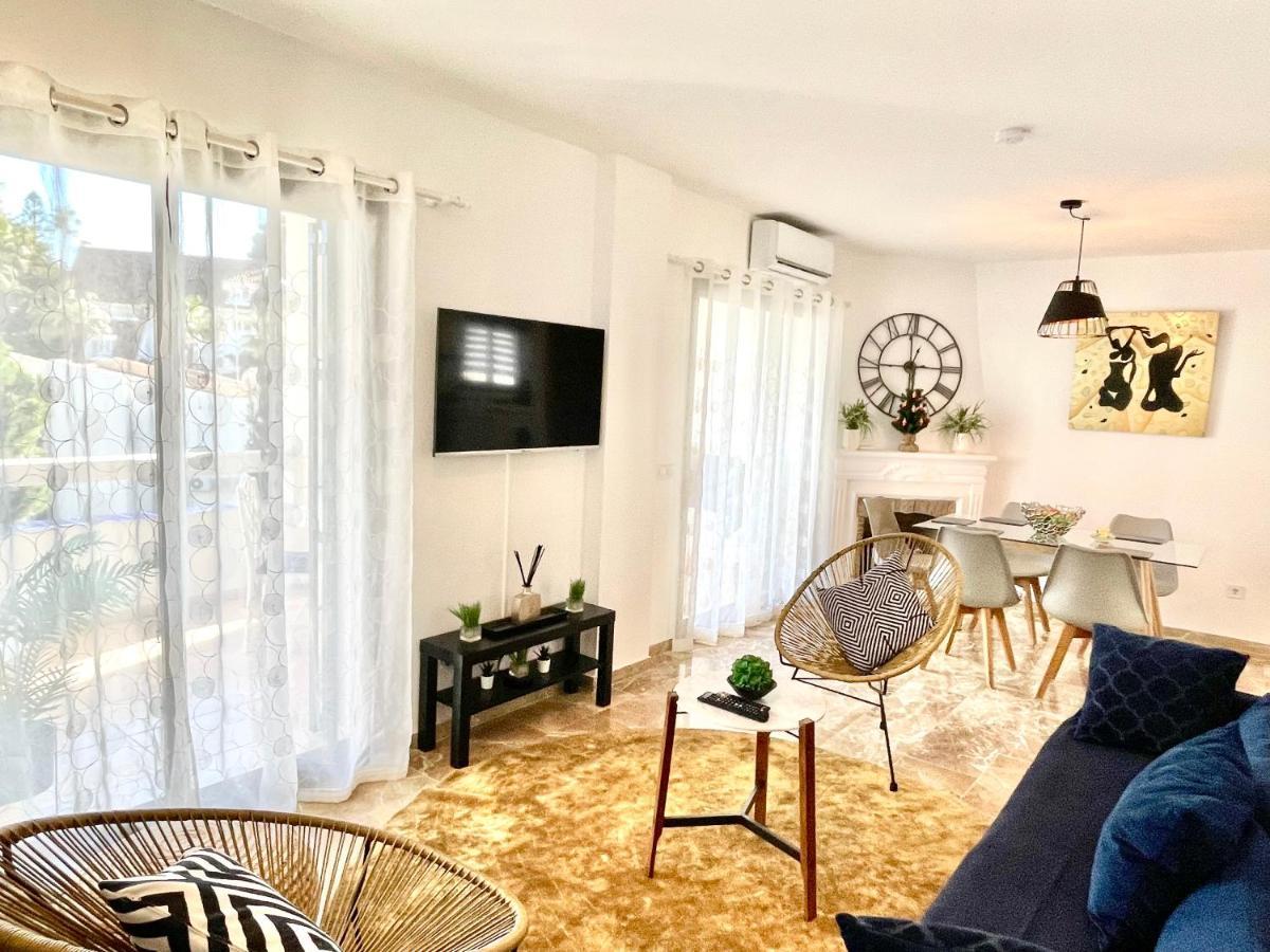 Riviera By The Beach 2 Bedroom Apartment Sitio de Calahonda ภายนอก รูปภาพ